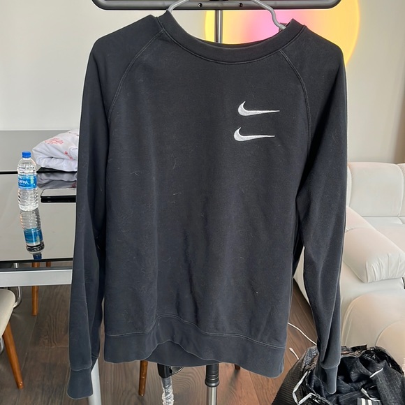 nikee - Picture 1 of 2